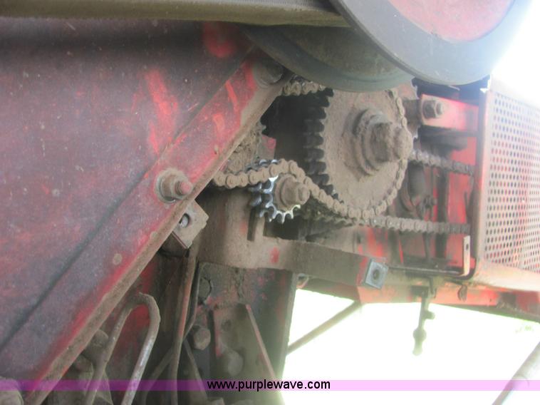 image for item 6920 Massey-Ferguson 860 combine