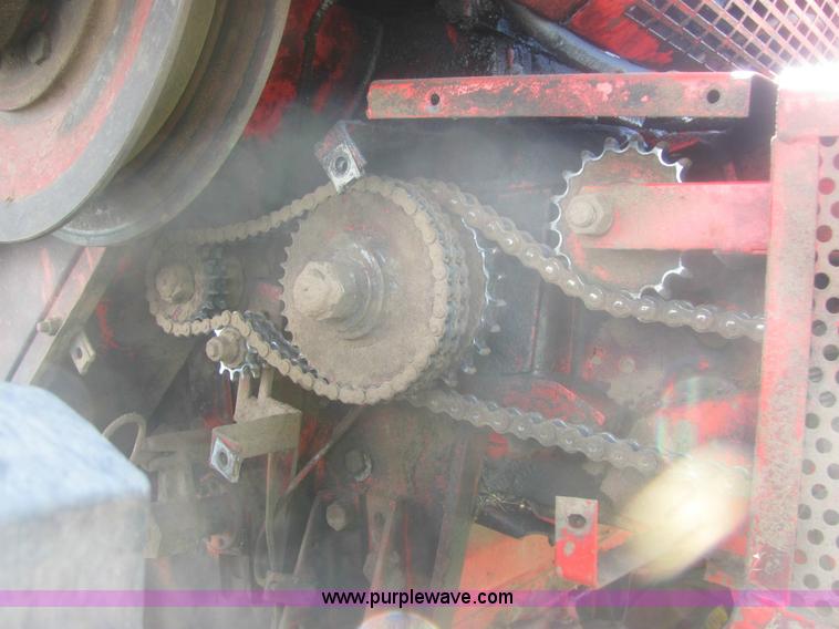 image for item 6920 Massey-Ferguson 860 combine