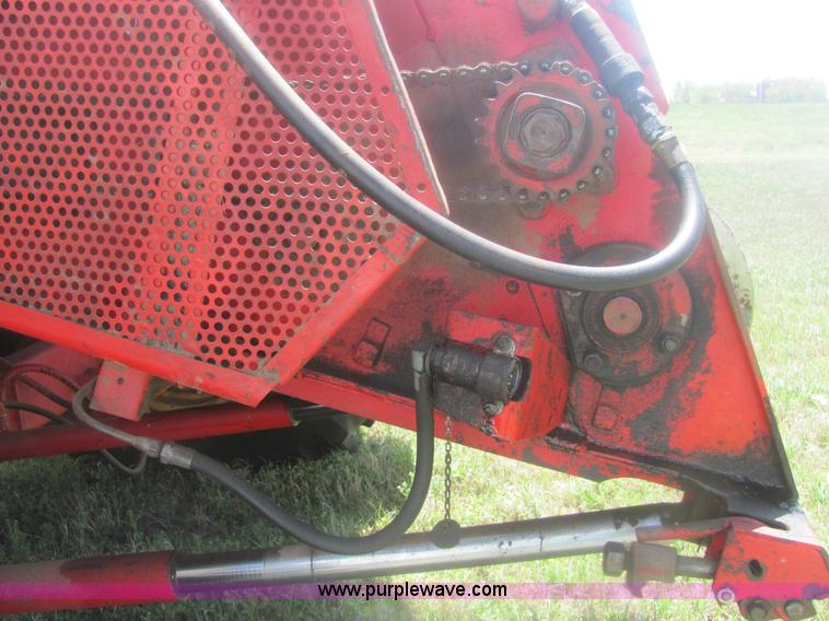 image for item 6920 Massey-Ferguson 860 combine