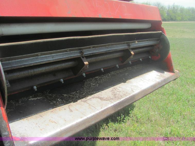 image for item 6920 Massey-Ferguson 860 combine