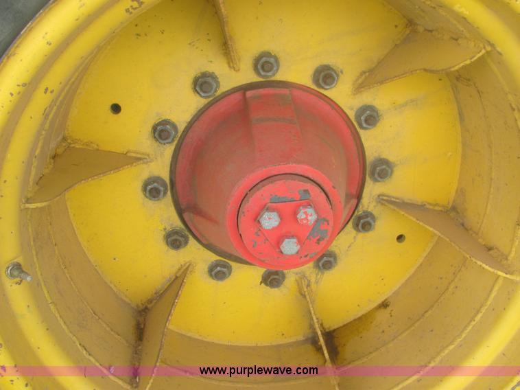 image for item 6920 Massey-Ferguson 860 combine