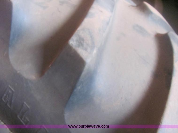 image for item 6920 Massey-Ferguson 860 combine