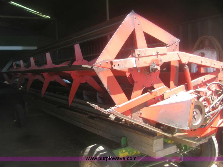 image for item 6920 Massey-Ferguson 860 combine