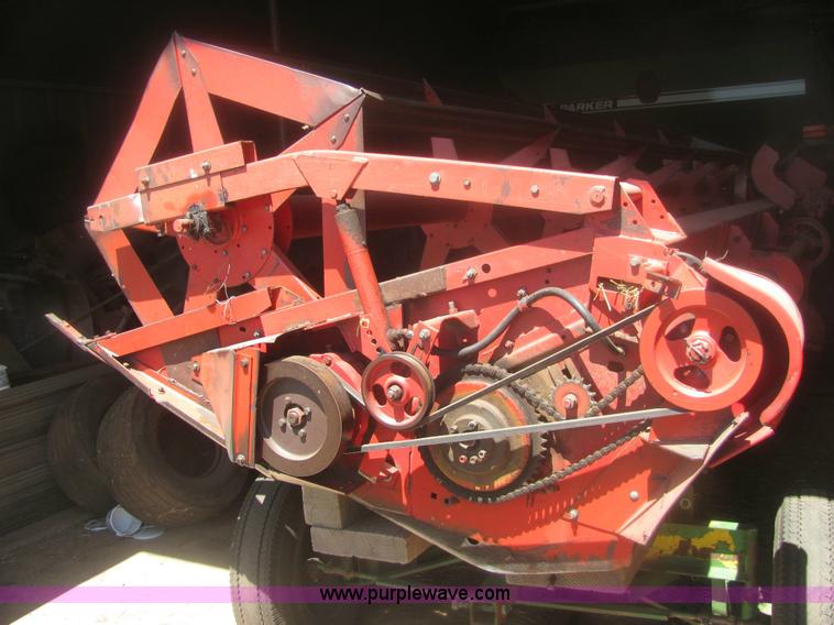 image for item 6920 Massey-Ferguson 860 combine