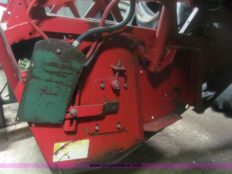 image for item 6920 Massey-Ferguson 860 combine