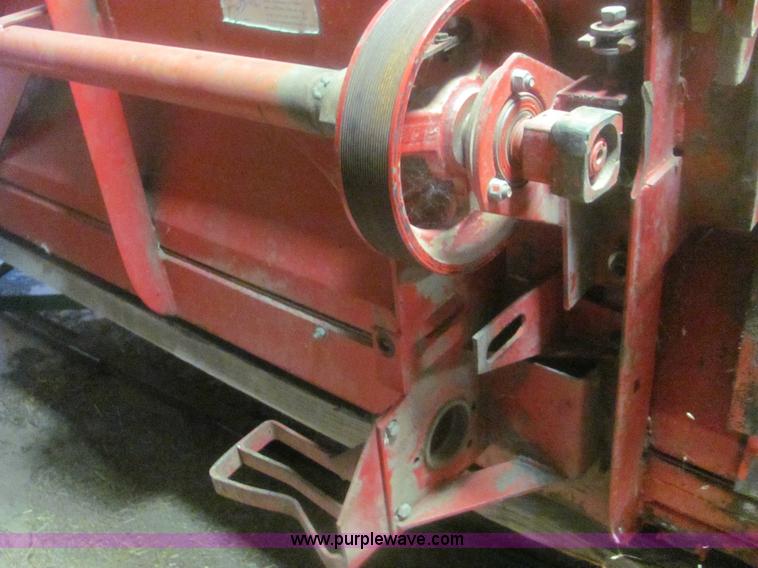 image for item 6920 Massey-Ferguson 860 combine