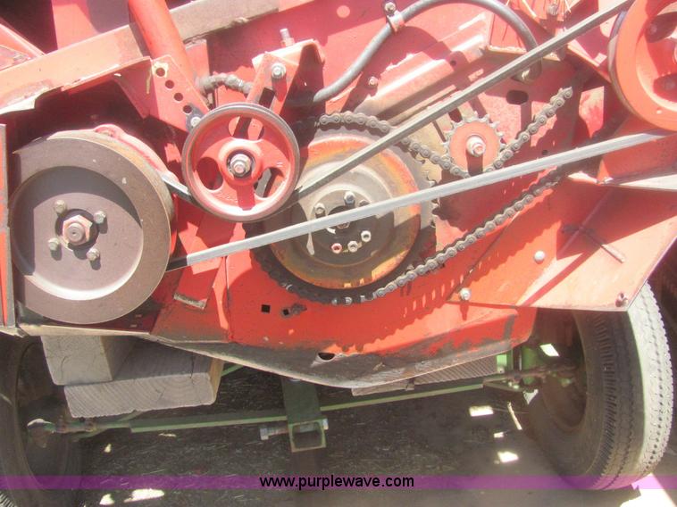 image for item 6920 Massey-Ferguson 860 combine