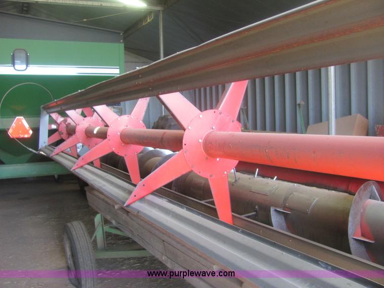 image for item 6920 Massey-Ferguson 860 combine