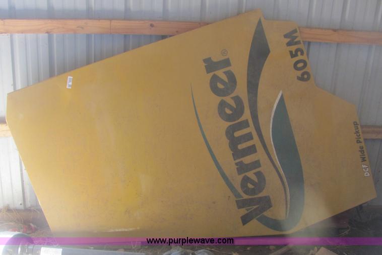 image for item 6922 Vermeer 605M DCF wide pickup baler doors