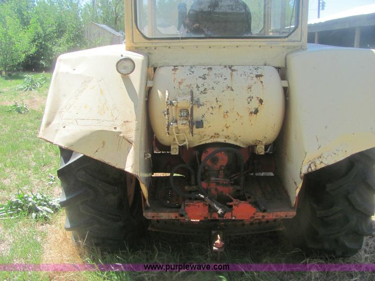 image for item 6924 Case 930 Comfort King tractor