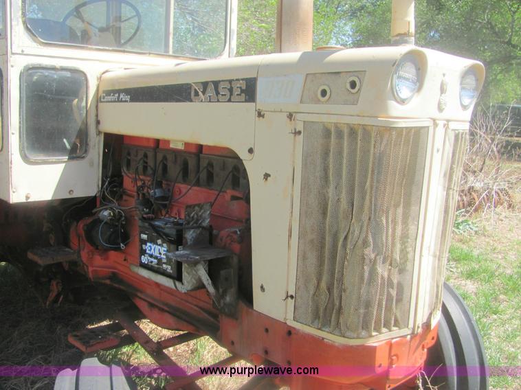 image for item 6924 Case 930 Comfort King tractor