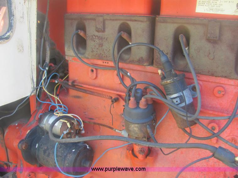 image for item 6924 Case 930 Comfort King tractor