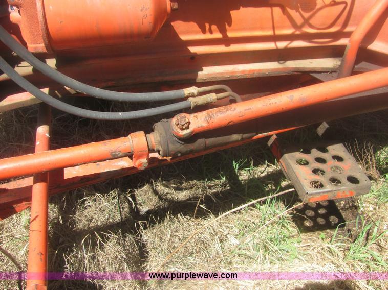 image for item 6924 Case 930 Comfort King tractor