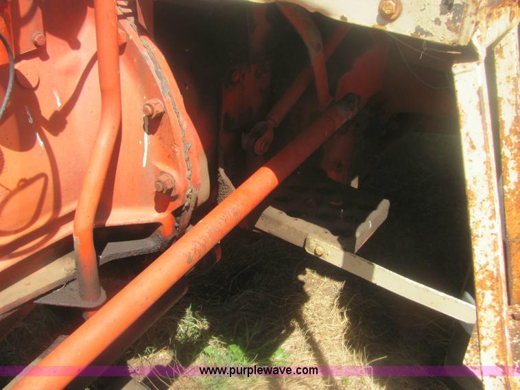 image for item 6924 Case 930 Comfort King tractor