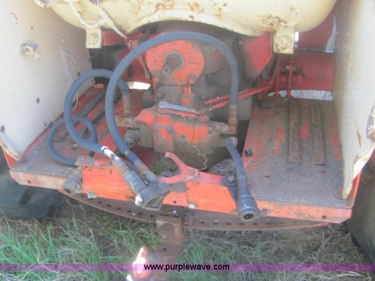 image for item 6924 Case 930 Comfort King tractor