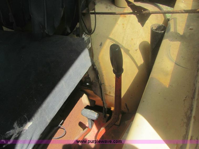 image for item 6924 Case 930 Comfort King tractor