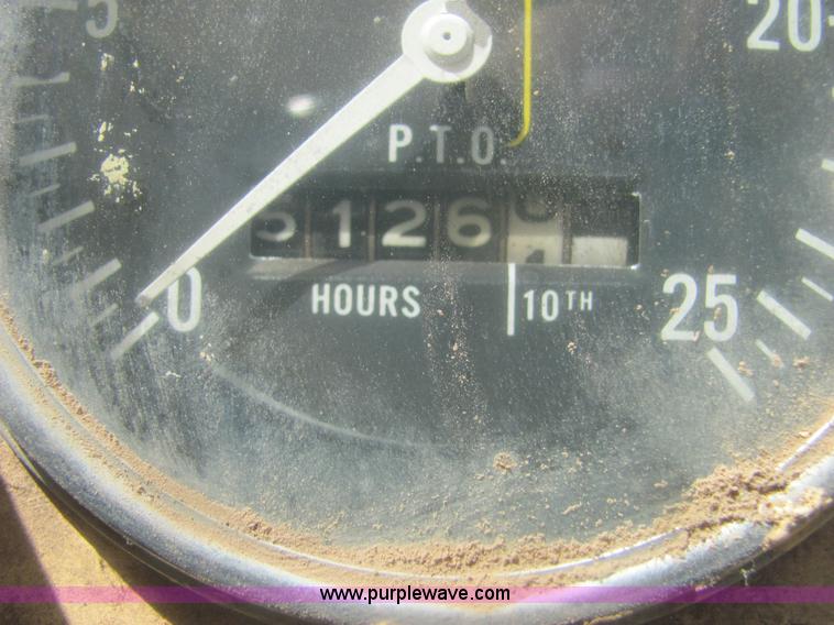 image for item 6924 Case 930 Comfort King tractor