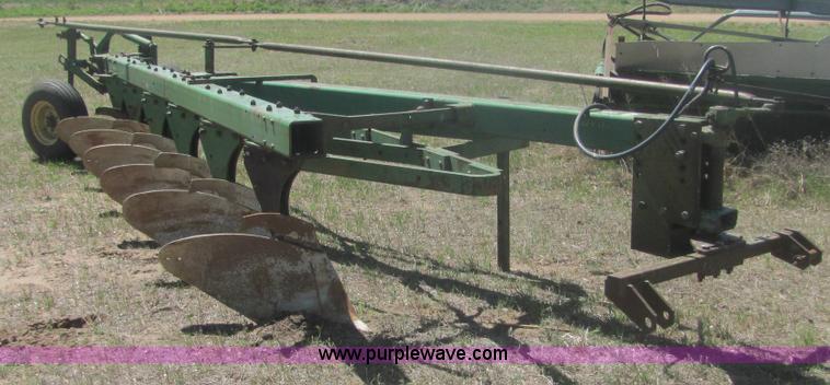 image for item 6927 John Deere six bottom plow