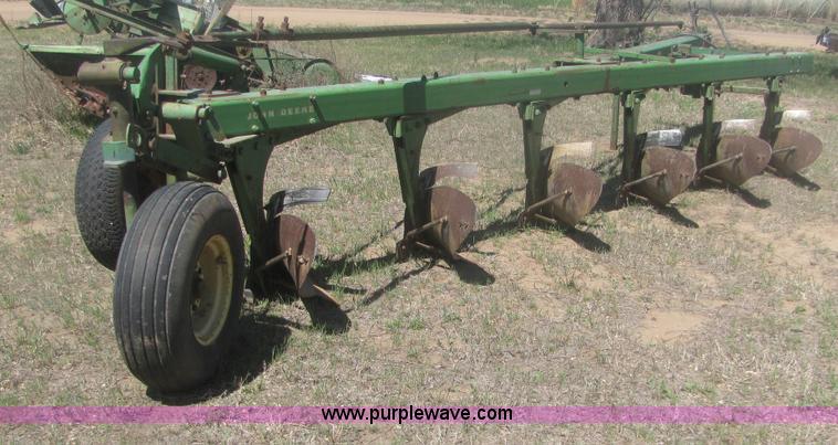 image for item 6927 John Deere six bottom plow