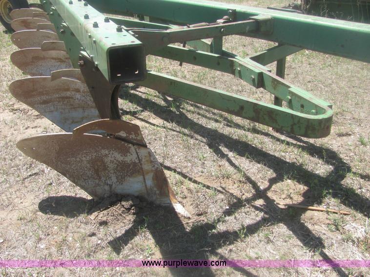 image for item 6927 John Deere six bottom plow