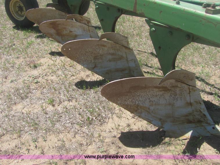image for item 6927 John Deere six bottom plow