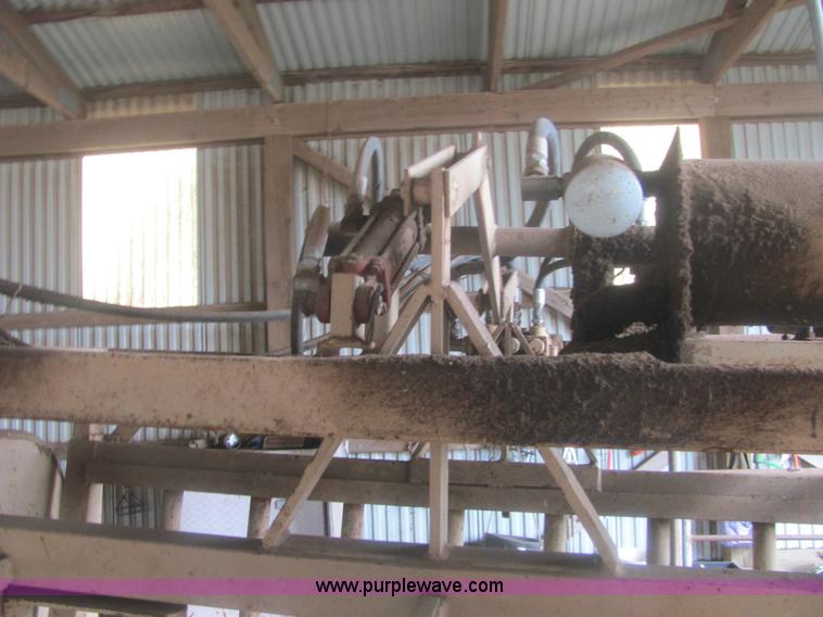 image for item 6934 C & S 5K hydraulic cattle chute