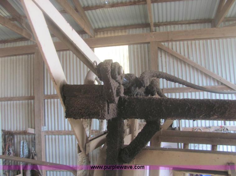 image for item 6934 C & S 5K hydraulic cattle chute