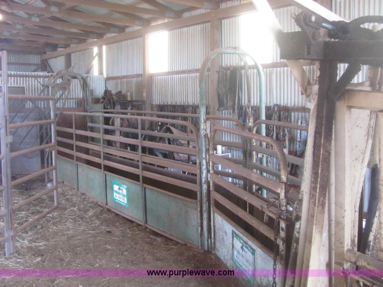 image for item 6935 Powdes River 18.5' livestock ally way