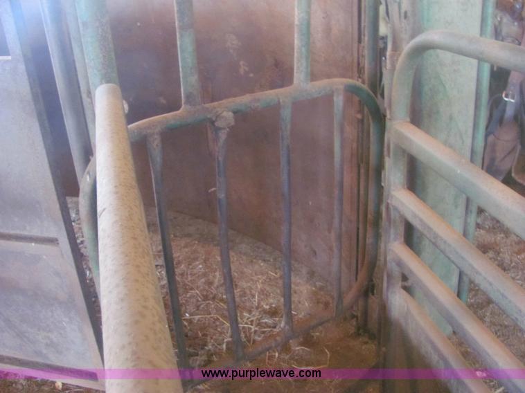 image for item 6935 Powdes River 18.5' livestock ally way