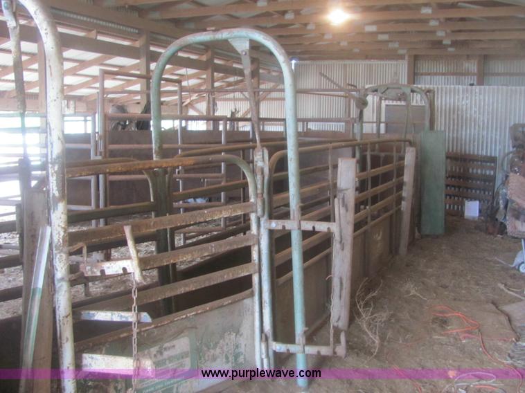 image for item 6935 Powdes River 18.5' livestock ally way