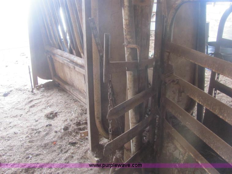 image for item 6935 Powdes River 18.5' livestock ally way