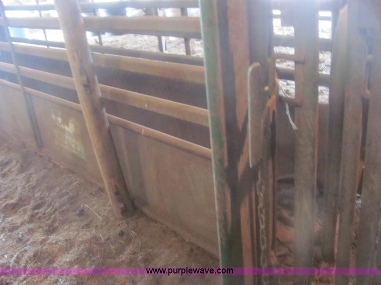 image for item 6935 Powdes River 18.5' livestock ally way