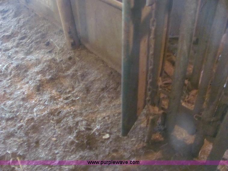 image for item 6935 Powdes River 18.5' livestock ally way