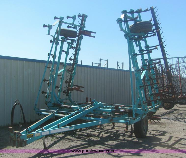 image for item 6938 Deutz Allis V1300 33' field cultivator