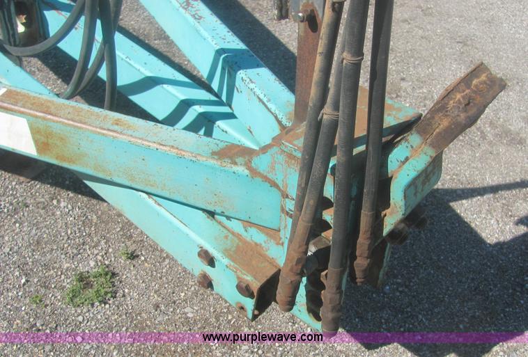 image for item 6938 Deutz Allis V1300 33' field cultivator