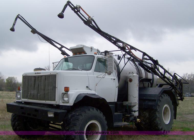 image for item 7468 1984 Big Wheels 6-55 spray rig truck