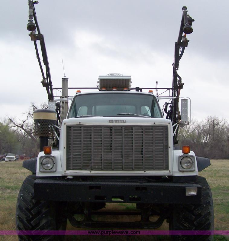 image for item 7468 1984 Big Wheels 6-55 spray rig truck