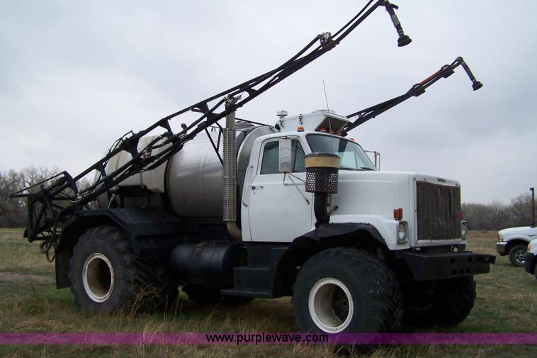 image for item 7468 1984 Big Wheels 6-55 spray rig truck