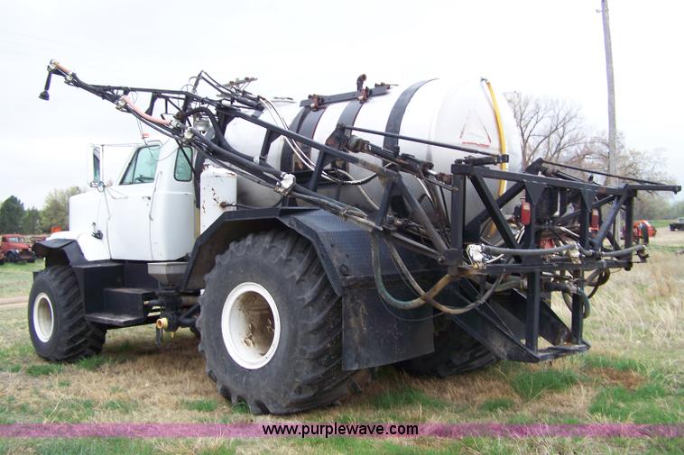 image for item 7468 1984 Big Wheels 6-55 spray rig truck