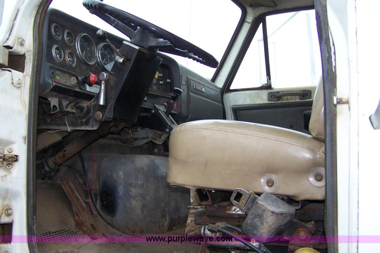 image for item 7468 1984 Big Wheels 6-55 spray rig truck