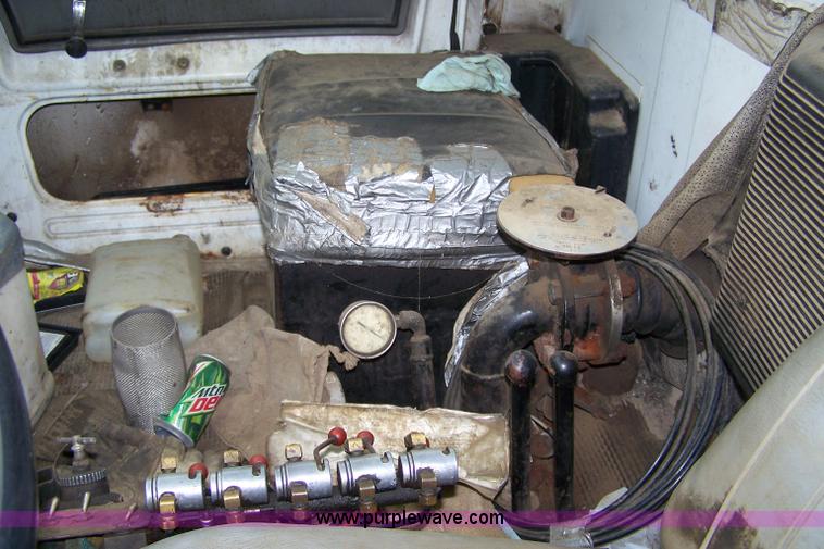 image for item 7468 1984 Big Wheels 6-55 spray rig truck