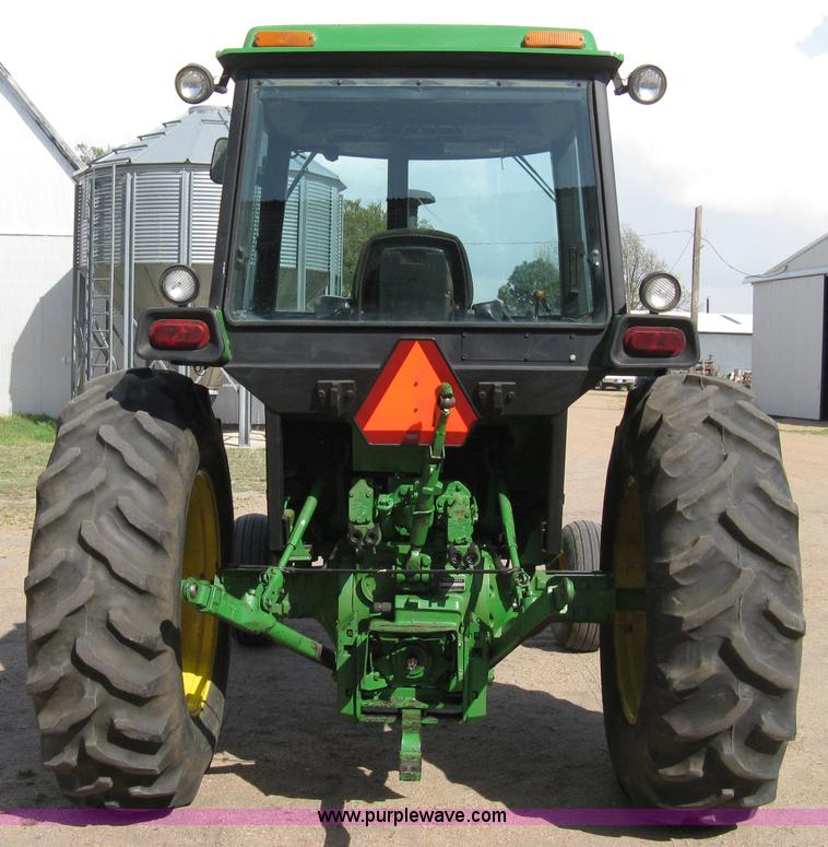 image for item 8127 John Deere 4040 tractor