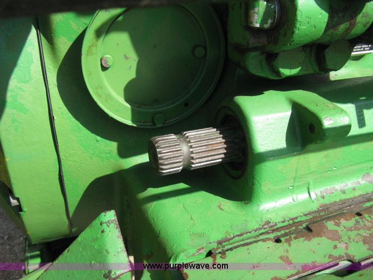 image for item 8127 John Deere 4040 tractor