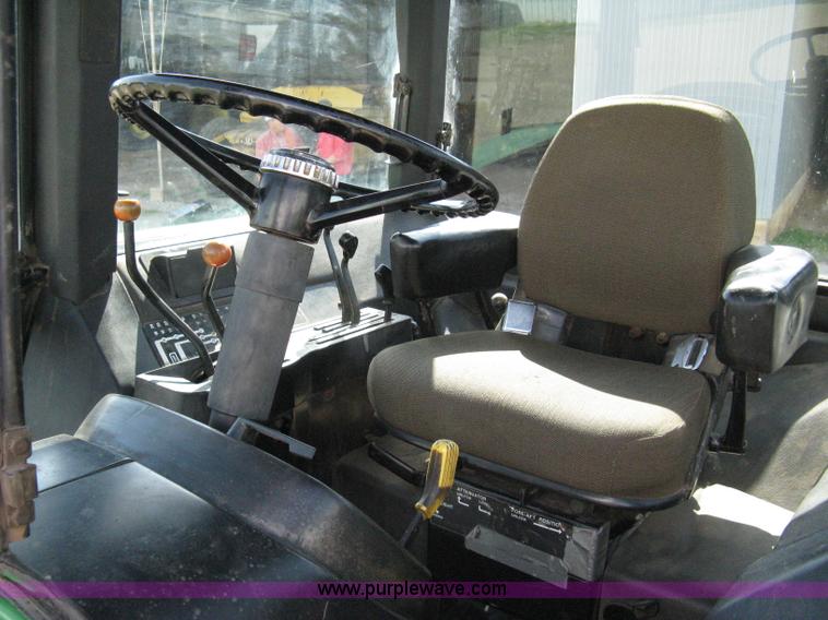 image for item 8127 John Deere 4040 tractor