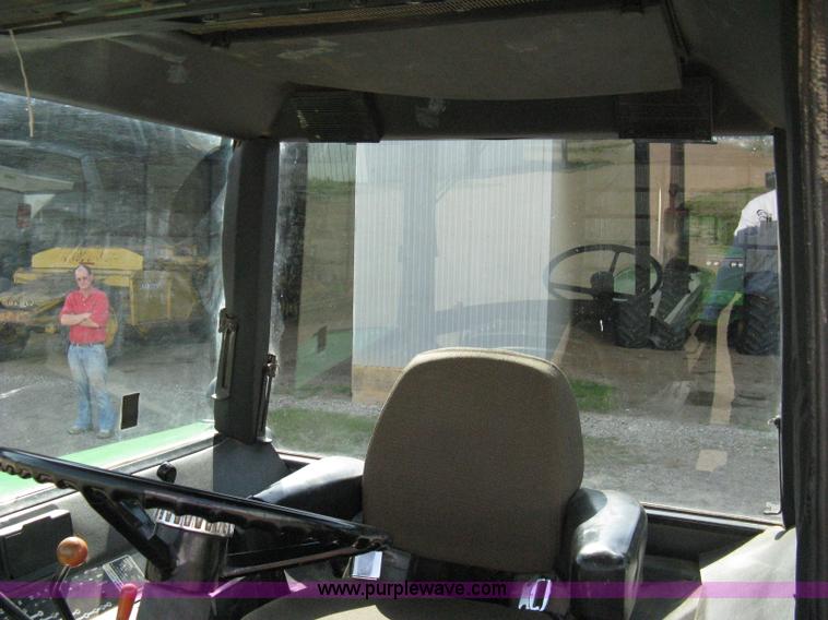 image for item 8127 John Deere 4040 tractor