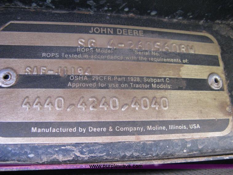 image for item 8127 John Deere 4040 tractor