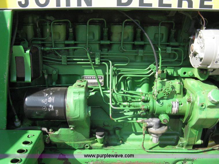 image for item 8127 John Deere 4040 tractor