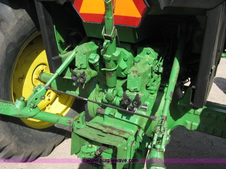 image for item 8127 John Deere 4040 tractor