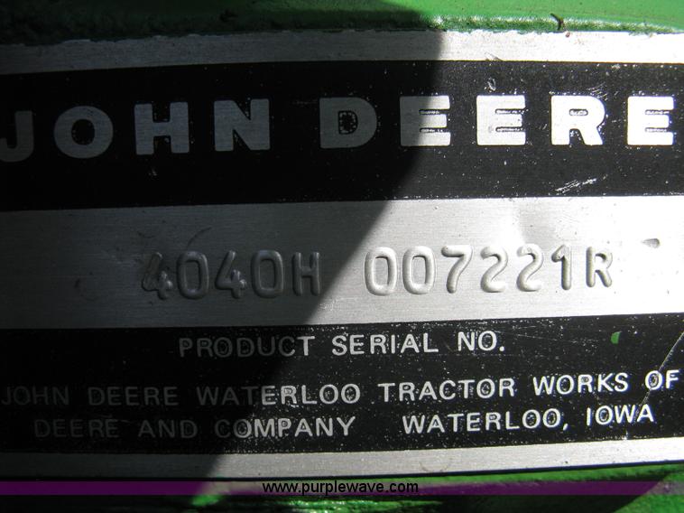 image for item 8127 John Deere 4040 tractor