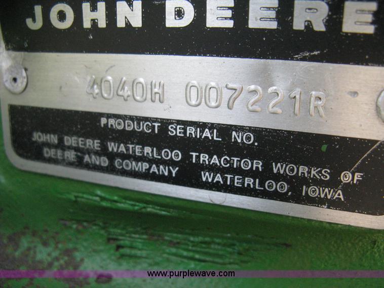 image for item 8127 John Deere 4040 tractor